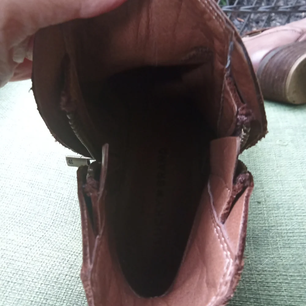 Coach Beatrice Suede Ankle Bootie Pumps Size 8.